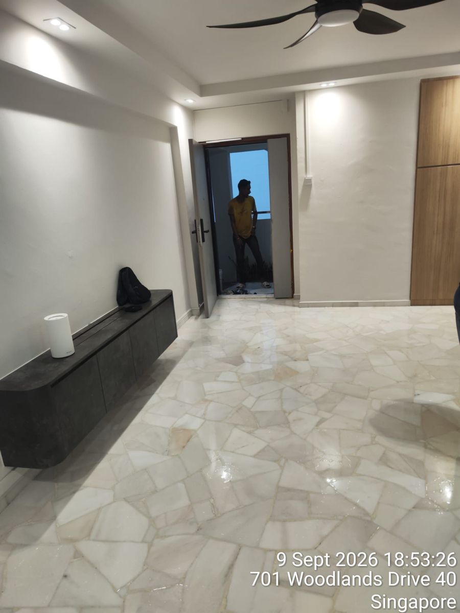 Crazy-paving marble at the entrance after polishing