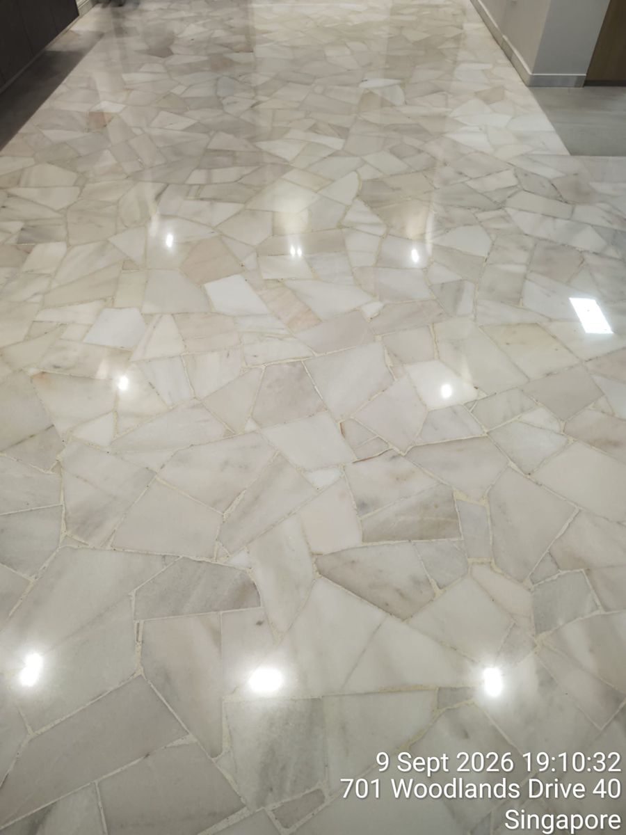 Glossy crazy-paving marble floor